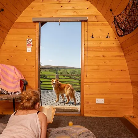 Ty Grug Pods Hotel Bryngwyn Exterior photo