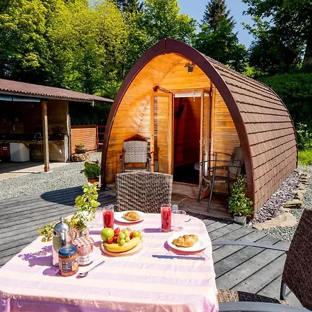 Ty Grug Pods Hotel Bryngwyn Exterior photo