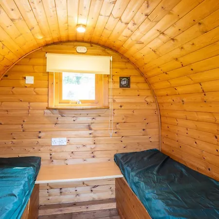 Ty Grug Pods Hotel Bryngwyn Exterior photo